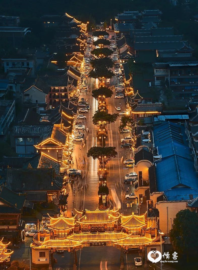 ▲ 成都琴台路。摄影/不疯狂的石头，图/图虫·创意